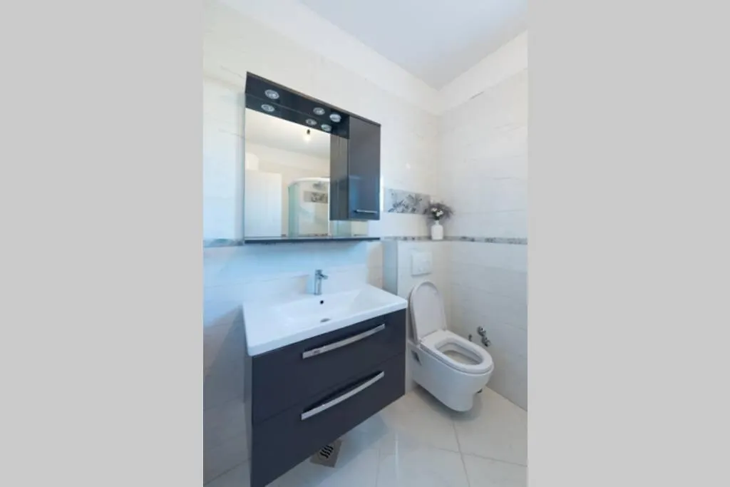 Garden Jacuzzi Apartment For 4 Persons Trogir 0*,  Croatia